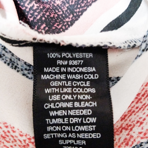 Multicolored Striped V-neck Top - Picture 3 of 3